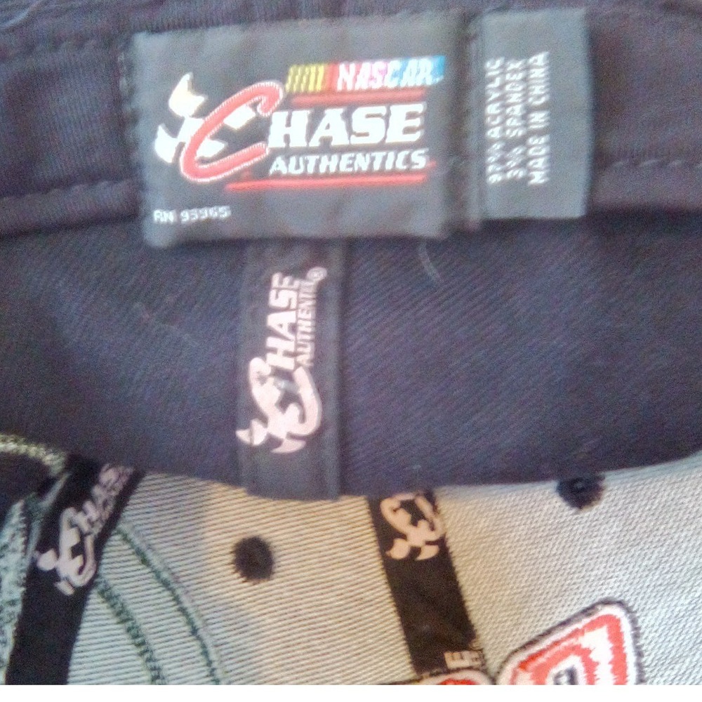 Detroit Red Wings Chevrolet NASCAR Chase Authentics Camo Trucker Hat Cap - Picture 4 of 6